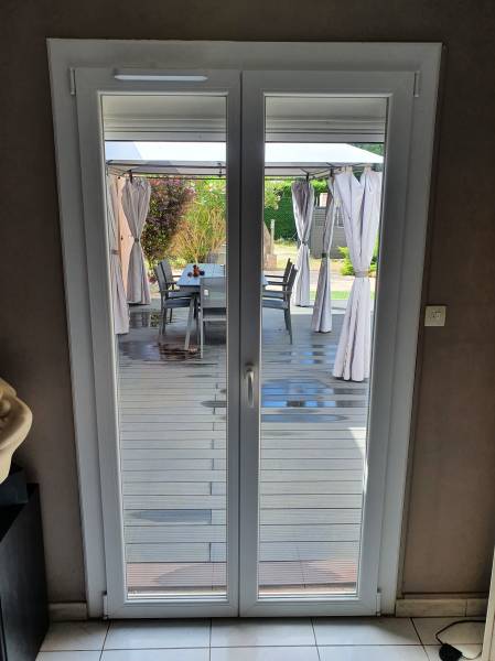 Portes-fenêtres à battants sur mesure à Montauban : Aluminium, PVC et Bois avec certification RGE et Qualibat
