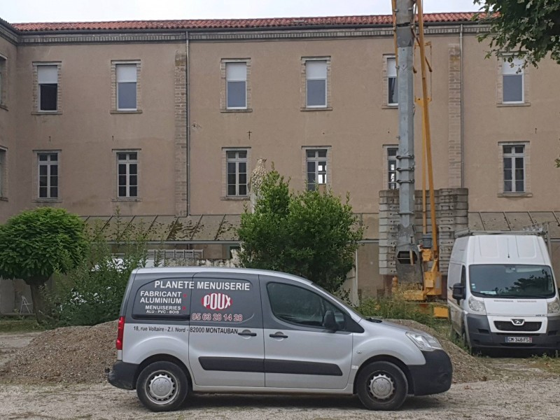 Remplacement de fenêtres bois par des menuiseries PVC avec volets roulants aluminium à Montauban