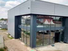 Notre zone d'activité pour ce service Pose de pergola à toit plat vers terrasse ou piscine avec éclairage LED intégré, motorisation solaire et fabrication française sur mesure